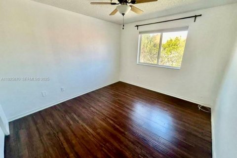 Снять в аренду квартиру в Холливуд, Флорида 1 спальня, 49.89м2, № 1984427 - фото 11