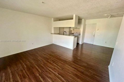 Снять в аренду квартиру в Холливуд, Флорида 1 спальня, 49.89м2, № 1984427 - фото 2