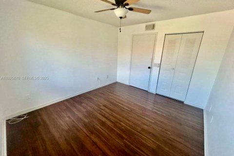 Снять в аренду квартиру в Холливуд, Флорида 1 спальня, 49.89м2, № 1984427 - фото 12