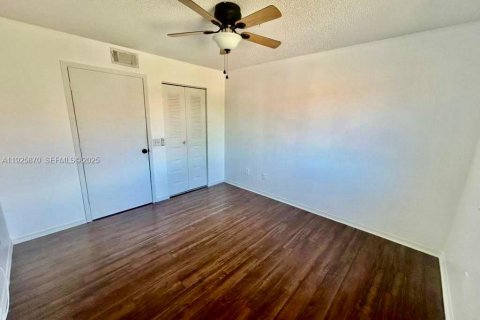 Снять в аренду квартиру в Холливуд, Флорида 1 спальня, 49.89м2, № 1984427 - фото 14