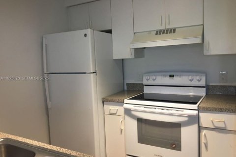 Снять в аренду квартиру в Холливуд, Флорида 1 спальня, 49.89м2, № 1984427 - фото 6