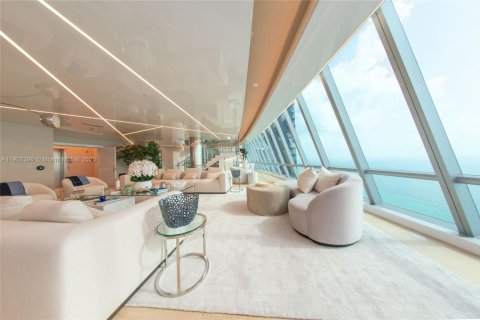 Condominio en alquiler en Sunny Isles Beach, Florida, 6 dormitorios, 774.06 m2 № 2054204 - foto 9