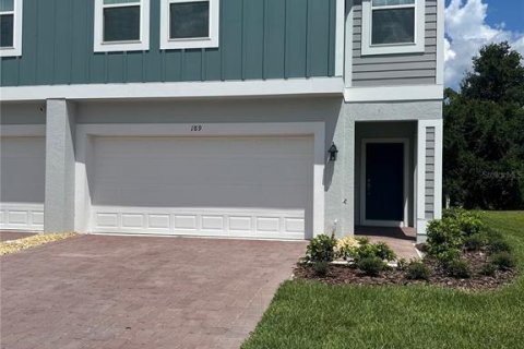 Touwnhouse à Howey-in-the-Hills, Floride 4 chambres, 199.18 m2 № 2156219
