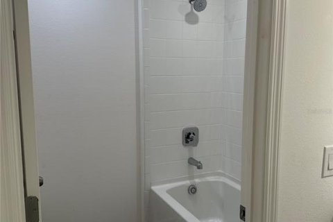 Touwnhouse à louer à Howey-in-the-Hills, Floride: 4 chambres, 199.18 m2 № 2156219 - photo 8