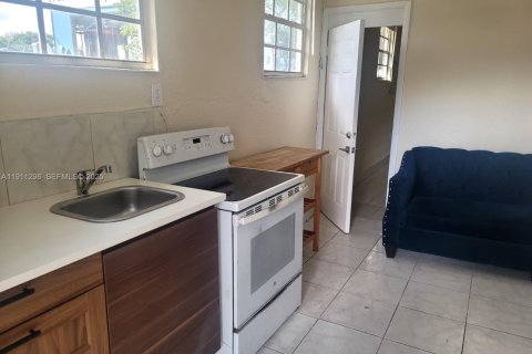 Снять в аренду виллу или дом в Майами, Флорида 1 спальня, 69.68м2, № 1967249 - фото 6