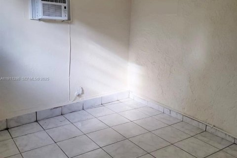 Снять в аренду виллу или дом в Майами, Флорида 1 спальня, 69.68м2, № 1967249 - фото 7