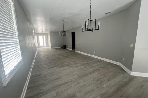 House in Tampa, Florida 3 bedrooms, 158.77 sq.m. № 1734123 - photo 11