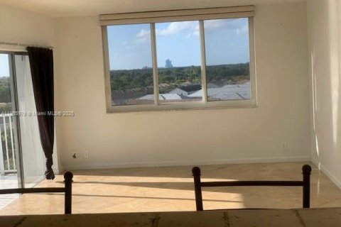 Copropriété à louer à Hollywood, Floride: 2 chambres, 119.29 m2 № 1880183 - photo 10