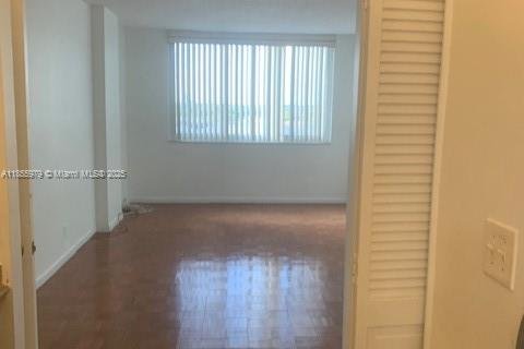 Copropriété à louer à Hollywood, Floride: 2 chambres, 119.29 m2 № 1880183 - photo 25