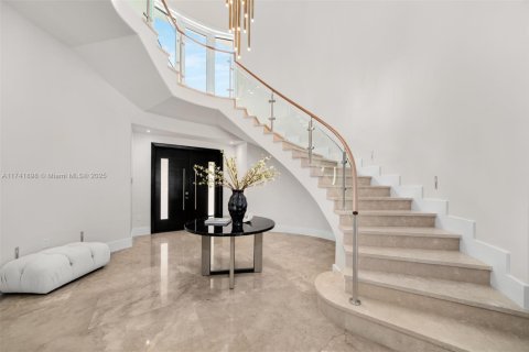 House in Pinecrest, Florida 7 bedrooms, 794.41 sq.m. № 1712298 - photo 6