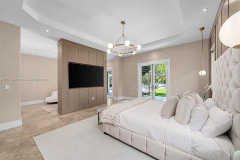 House in Pinecrest, Florida 7 bedrooms, 794.41 sq.m. № 1712298 - photo 14