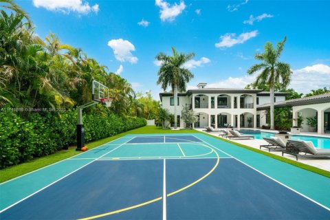 House in Pinecrest, Florida 7 bedrooms, 794.41 sq.m. № 1712298 - photo 30