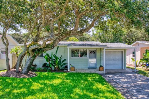House in New Smyrna Beach, Florida 3 bedrooms, 96.06 sq.m. № 1602223 - photo 1