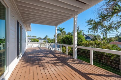 House in Saint Petersburg, Florida 5 bedrooms, 304.25 sq.m. № 1721479 - photo 29