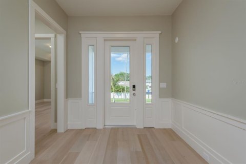 House in Saint Petersburg, Florida 5 bedrooms, 304.25 sq.m. № 1721479 - photo 5