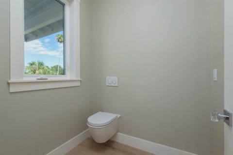 House in Saint Petersburg, Florida 5 bedrooms, 304.25 sq.m. № 1721479 - photo 8