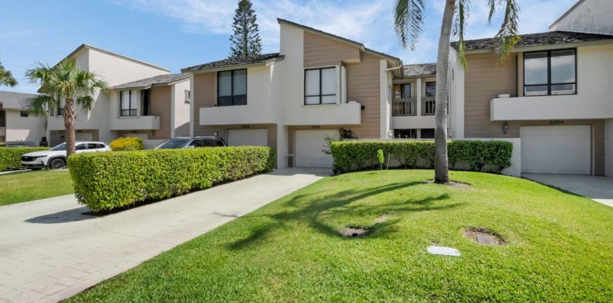 Townhouse in Boca Raton, Florida 3 bedrooms, 195.56 sq.m. № 2194037