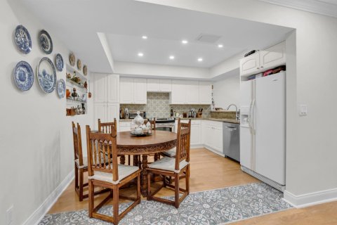 Townhouse in Boca Raton, Florida 3 bedrooms, 195.56 sq.m. № 2194037 - photo 11