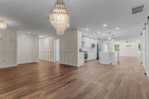 Casa en venta en Crystal River, Florida, 4 dormitorios, 241.92 m2 № 1918312 - foto 13