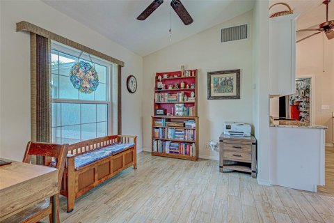 House in Englewood, Florida 3 bedrooms, 148.27 sq.m. № 1548046 - photo 10
