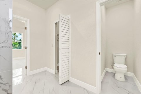 Villa ou maison à louer à Lehigh Acres, Floride: 3 chambres № 1988299 - photo 9