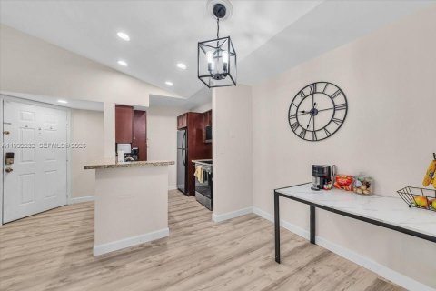 Condo in Davie, Florida, 2 bedrooms  № 2058858 - photo 8