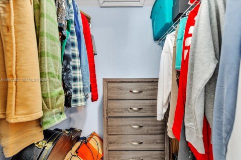 Condo in Davie, Florida, 2 bedrooms  № 2058858 - photo 22