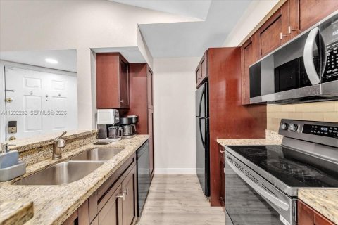 Condo in Davie, Florida, 2 bedrooms  № 2058858 - photo 9