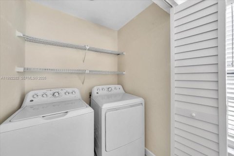 Condo in Davie, Florida, 2 bedrooms  № 2058858 - photo 15