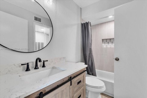 Condo in Davie, Florida, 2 bedrooms  № 2058858 - photo 23