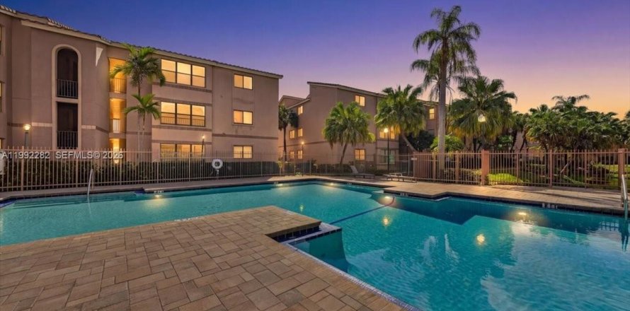 Condo in Davie, Florida, 2 bedrooms  № 2058858