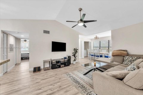 Condo in Davie, Florida, 2 bedrooms  № 2058858 - photo 4