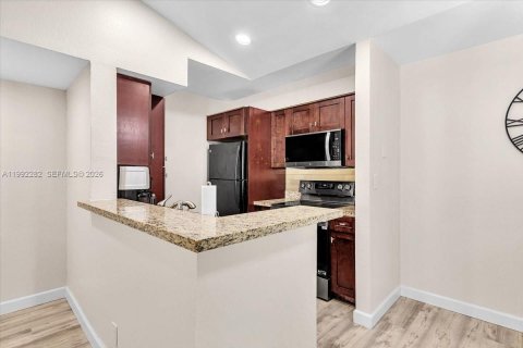 Condo in Davie, Florida, 2 bedrooms  № 2058858 - photo 12