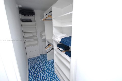 Apartment in Miami Beach, Florida 2 bedrooms, 108.51 sq.m. № 1821697 - photo 13