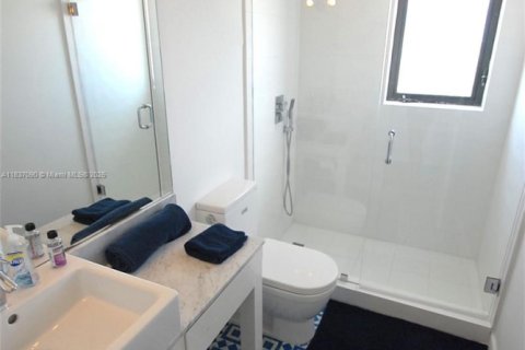Apartment in Miami Beach, Florida 2 bedrooms, 108.51 sq.m. № 1821697 - photo 15