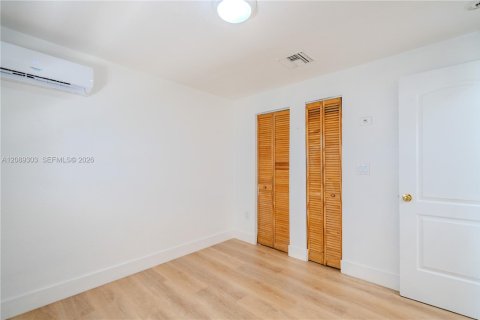 Villa ou maison à louer à Miami, Floride: 1 chambre, 46.45 m2 № 2376077 - photo 7