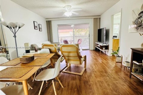 Купить кондоминиум в Пемброк-Пайнс, Флорида 2 спальни, 102.19м2, № 1969208 - фото 19