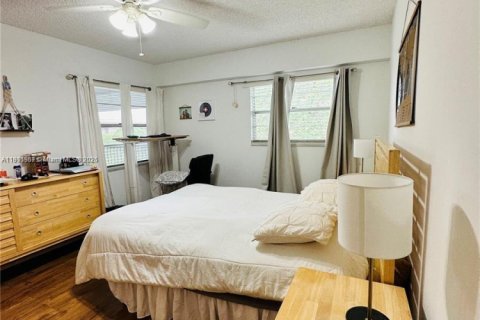 Купить кондоминиум в Пемброк-Пайнс, Флорида 2 спальни, 102.19м2, № 1969208 - фото 27