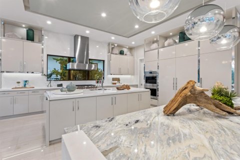 House in Boca Raton, Florida 5 bedrooms, 926.51 sq.m. № 2243914 - photo 22