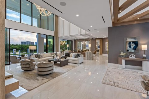 House in Boca Raton, Florida 5 bedrooms, 926.51 sq.m. № 2243914 - photo 13