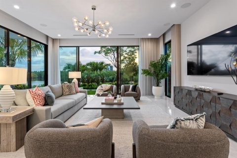 House in Boca Raton, Florida 5 bedrooms, 926.51 sq.m. № 2243914 - photo 25