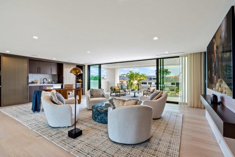 House in Boca Raton, Florida 5 bedrooms, 926.51 sq.m. № 2243914 - photo 29