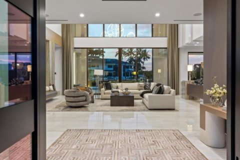 House in Boca Raton, Florida 5 bedrooms, 926.51 sq.m. № 2243914 - photo 3