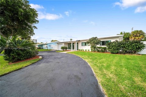 House in Lauderdale-by-the-Sea, Florida 3 bedrooms, 148.83 sq.m. № 1896016 - photo 29