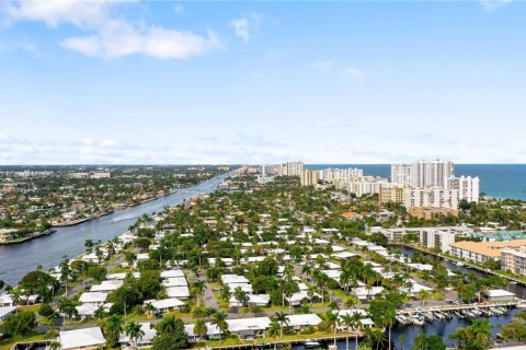 House in Lauderdale-by-the-Sea, Florida 3 bedrooms, 148.83 sq.m. № 1896016 - photo 6