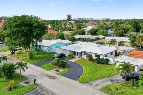 House in Lauderdale-by-the-Sea, Florida 3 bedrooms, 148.83 sq.m. № 1896016 - photo 7