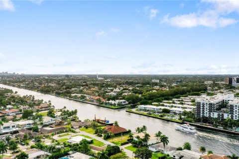 House in Lauderdale-by-the-Sea, Florida 3 bedrooms, 148.83 sq.m. № 1896016 - photo 5