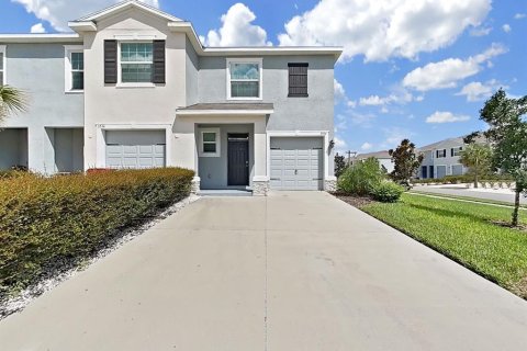 Townhouse in Plant City, Florida 3 bedrooms, 167.41 sq.m. № 2366688