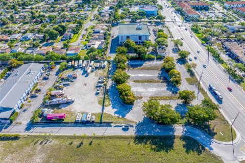 Commercial property in Lauderdale Lakes, Florida № 1874695 - photo 4