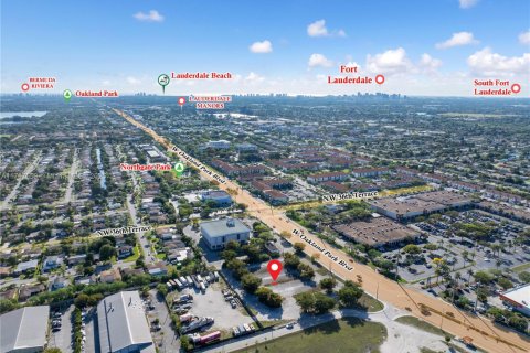 Commercial property in Lauderdale Lakes, Florida № 1874695 - photo 7